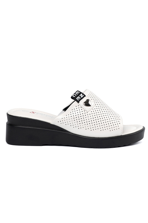 Zapatillas perforadas con plataforma... Zapatillas perforadas con plataforma...