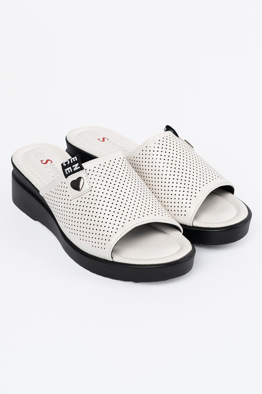 Zapatillas perforadas con plataforma... Zapatillas perforadas con plataforma...