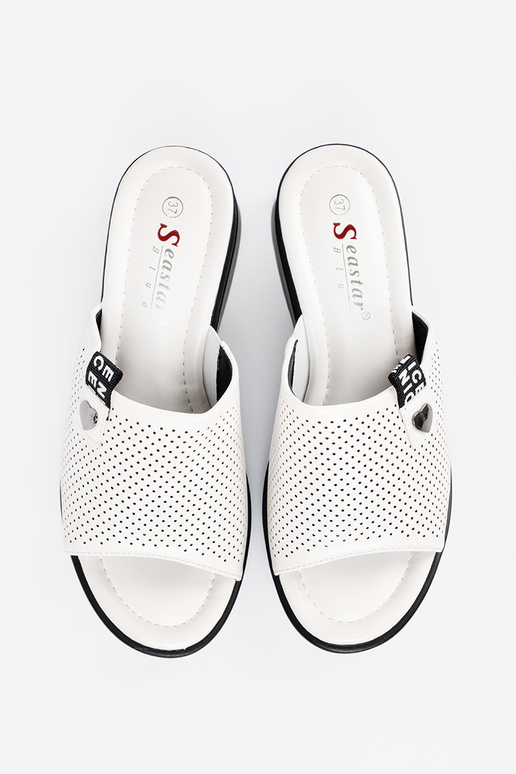 Zapatillas perforadas con plataforma... Zapatillas perforadas con plataforma...