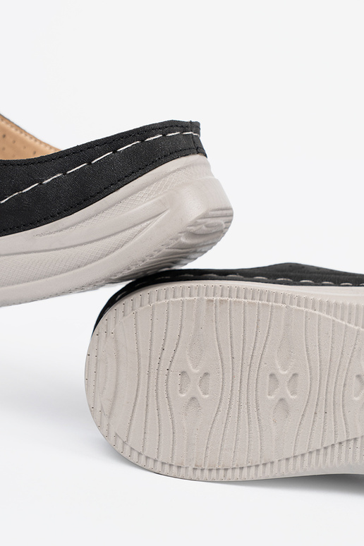 Zapatillas cómodas con equipamiento... Zapatillas cómodas con equipamiento...