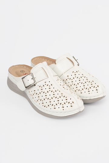 Zapatillas con puntera... 2