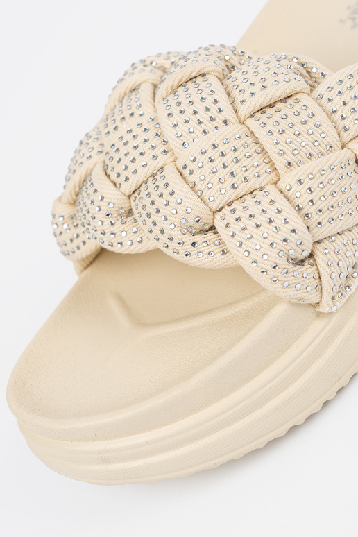 Chanclas con cristales color arena... Chanclas con cristales color arena...