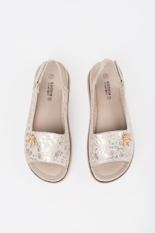 Sandalias color marfil con plataforma...