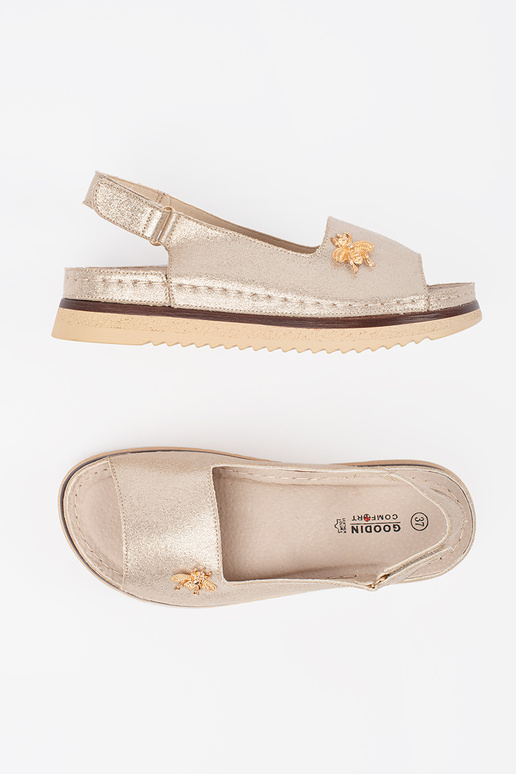 Sandalias color dorado con plataforma...