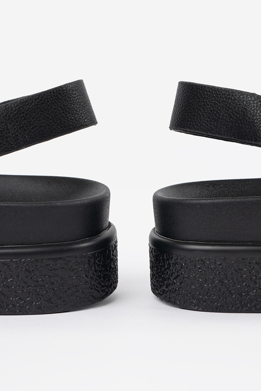 Sandalias elegantes negras con...