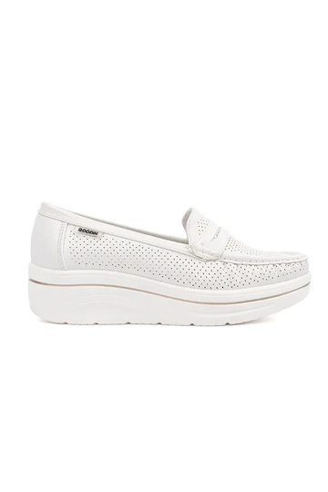 mocasines blancos con suela...
