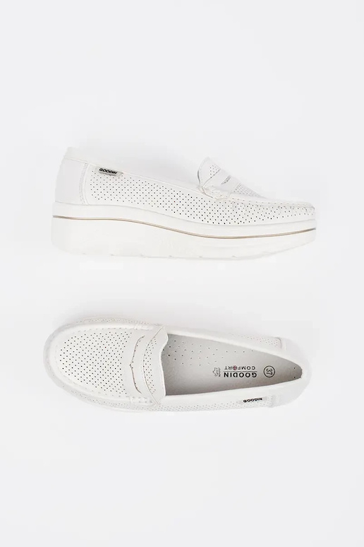 mocasines blancos con suela gruesa