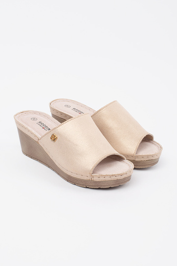 Chanclas doradas de mujer... 2