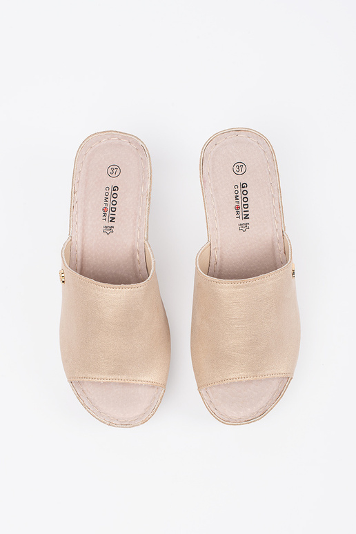 Chanclas doradas de mujer en cuña Chanclas doradas de mujer en cuña