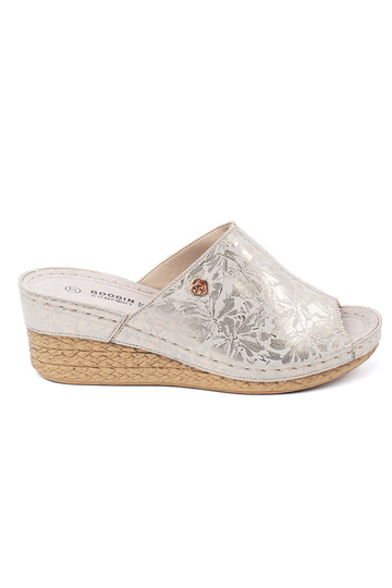 Zapatillas de cuña de color...