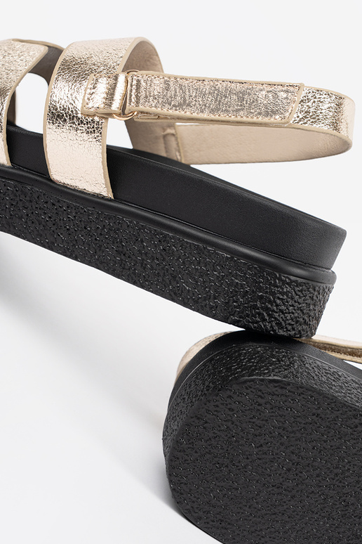 Sandalias clásicas con plataforma...