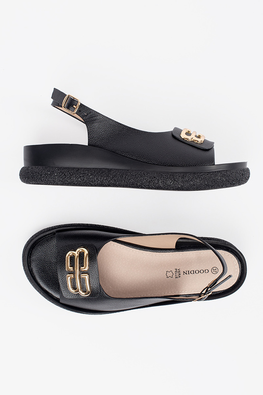 Sandalias planas negras con decoración