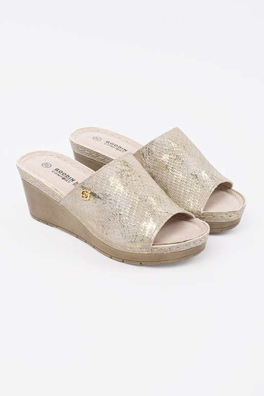 Zapatillas de mujer con cuña taupe Zapatillas de mujer con cuña taupe