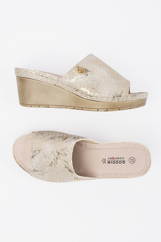 Zapatillas de mujer con cuña taupe Zapatillas de mujer con cuña taupe
