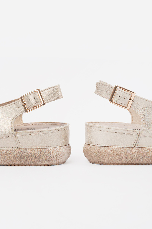 Sandalias color oro con plantilla de...