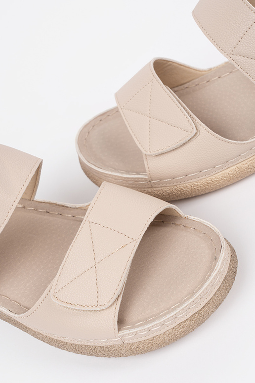 Sandalias de color marfil para mujer...