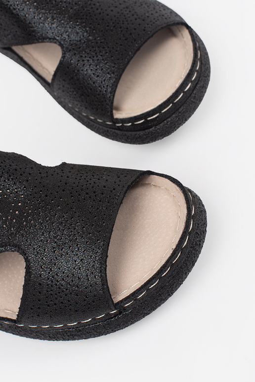 Sandalias negras con plataforma clara Sandalias negras con plataforma clara