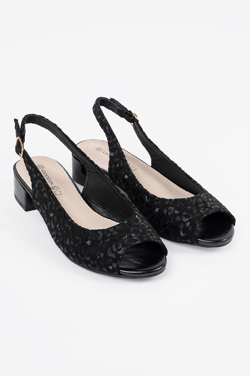 Sandalias negras de tacón bajo con... Sandalias negras de tacón bajo con...