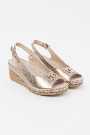 Sandalias color oro en cuña... 2