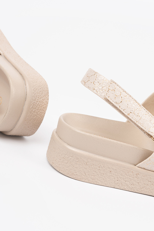 Sandalias clásicas con plataforma...