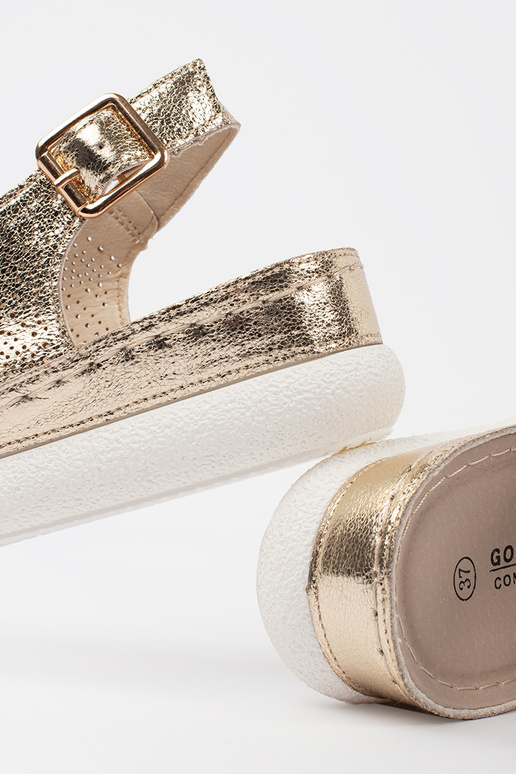 Sandalias doradas con plataforma clara Sandalias doradas con plataforma clara