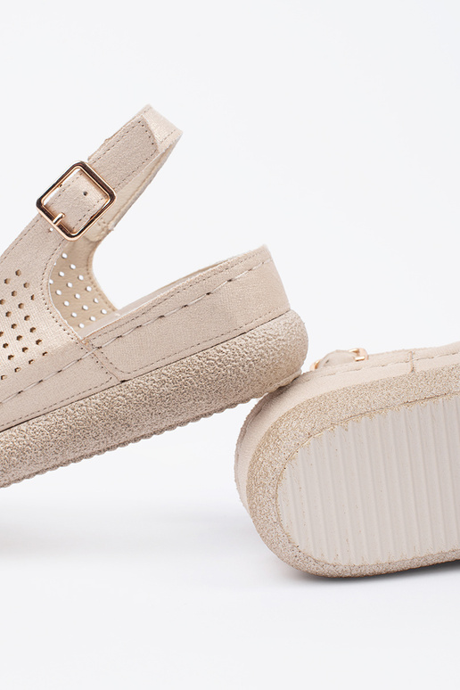 Sandalias cómodas de color dorado claro Sandalias cómodas de color dorado claro