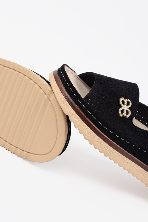 Sandalias suaves con elementos de... Sandalias suaves con elementos de...