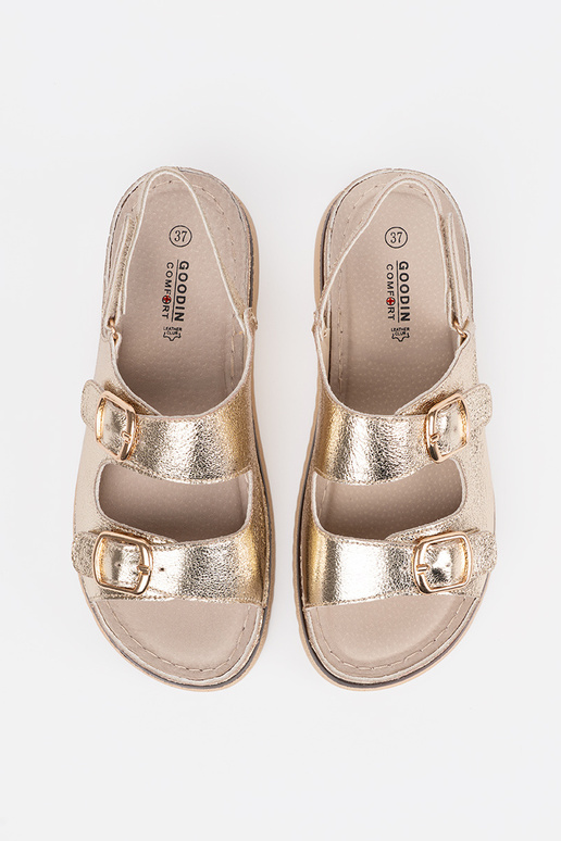 Sandalias doradas con elementos dorados Sandalias doradas con elementos dorados