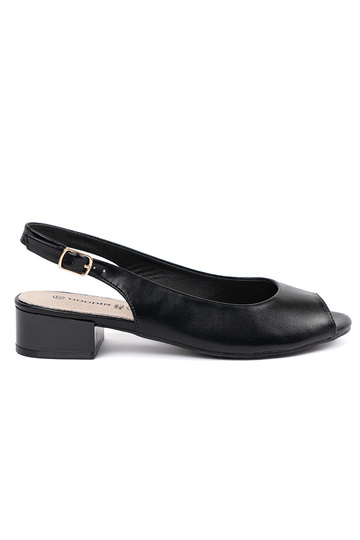 Sandalias elegantes negras...