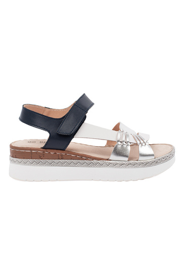 Sandalias con plataforma...