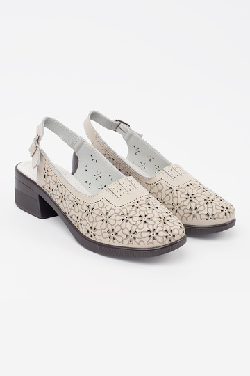 Sandalias de color arena... 2