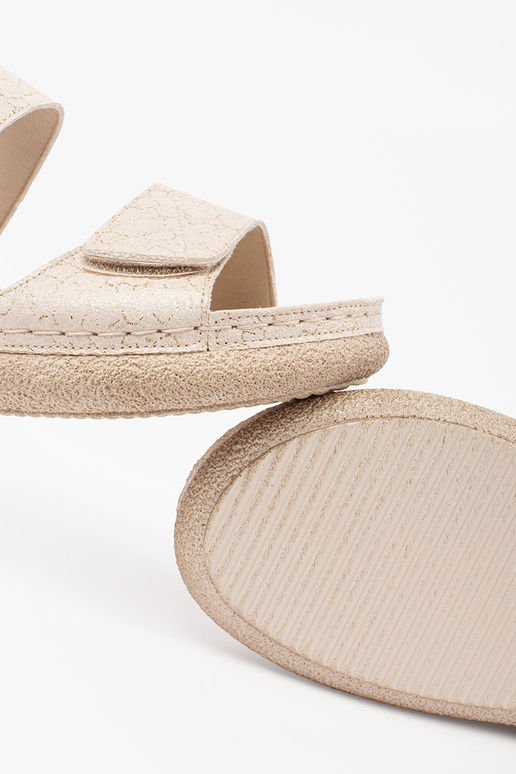 Sandalias de color marfil para mujer... Sandalias de color marfil para mujer...