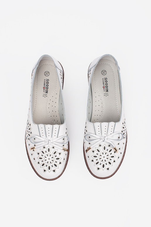 Mocasines calados color arena