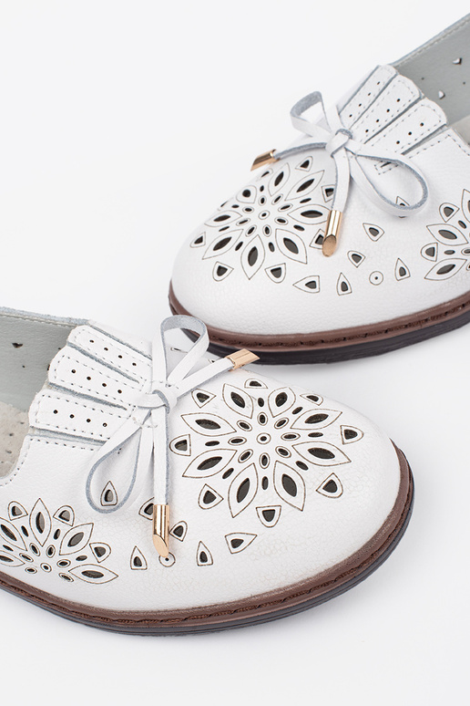 Mocasines calados color arena