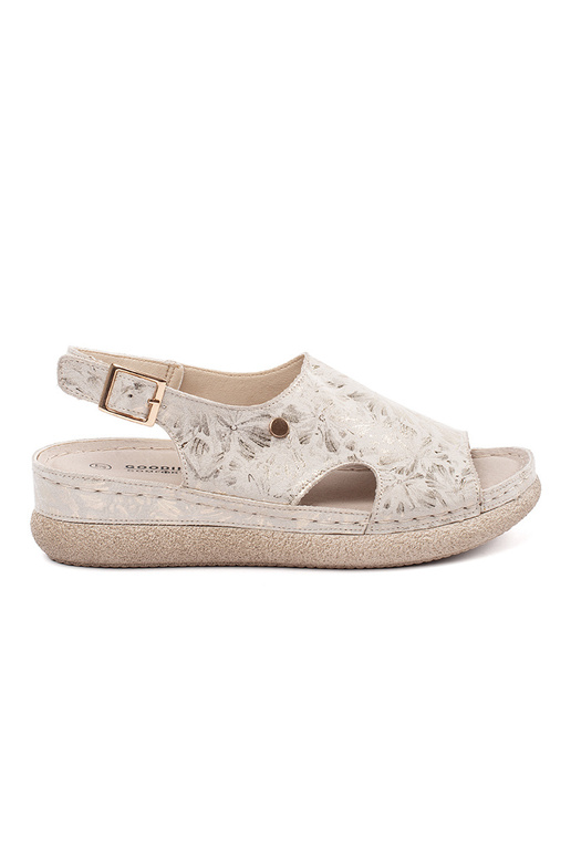 Sandalias planas de color marfil con... Sandalias planas de color marfil con...
