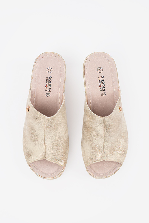 Zapatillas de mujer con cuña dorada Zapatillas de mujer con cuña dorada