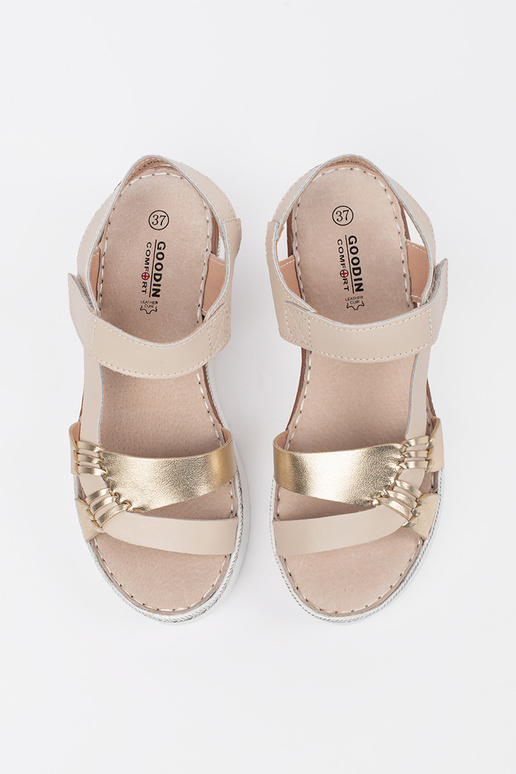 Sandalias con plataforma de color...