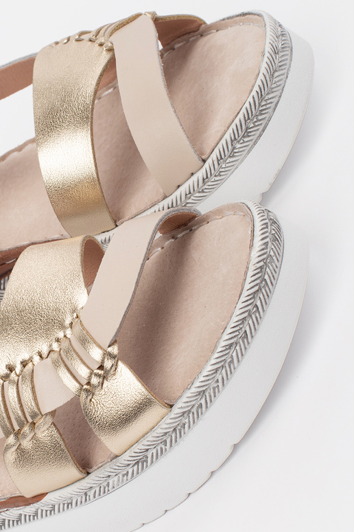 Sandalias con plataforma de color...