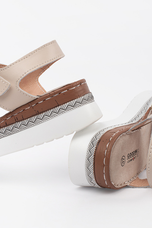 Sandalias con plataforma de color...