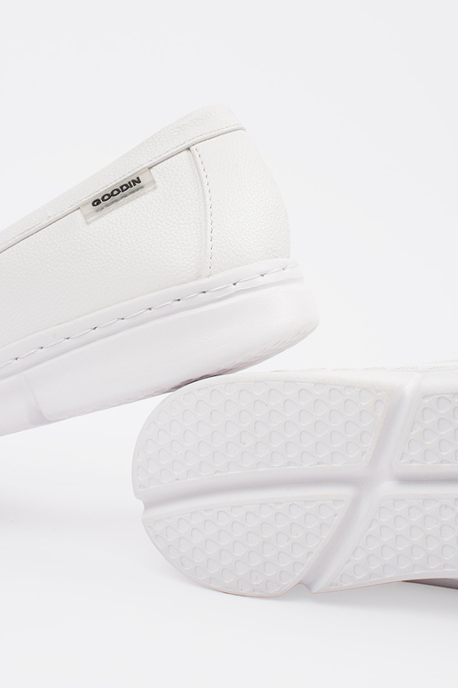 Mocasines calados color marfil