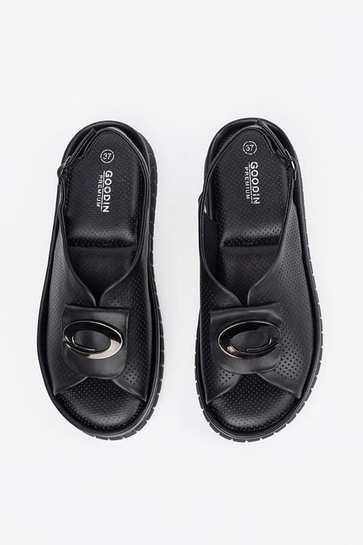 Sandalias elegantes de cuero negras