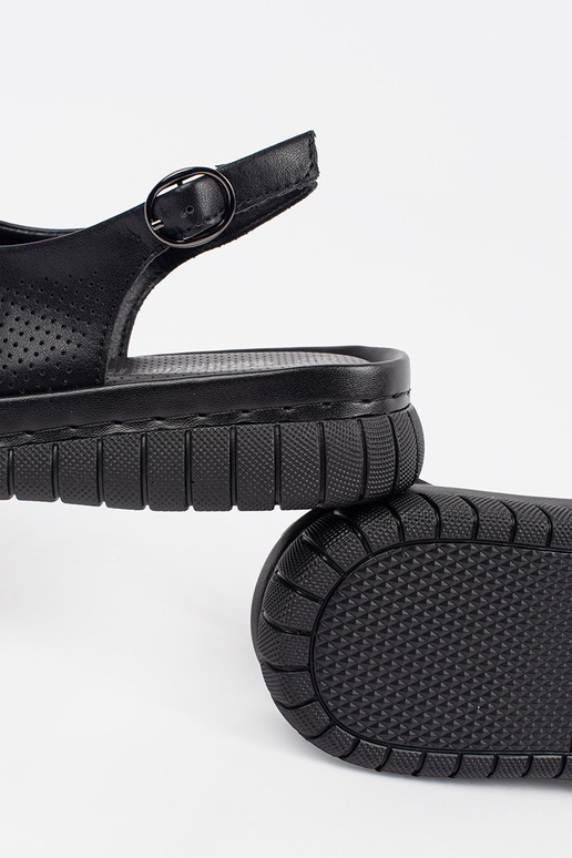 Sandalias elegantes de cuero negras