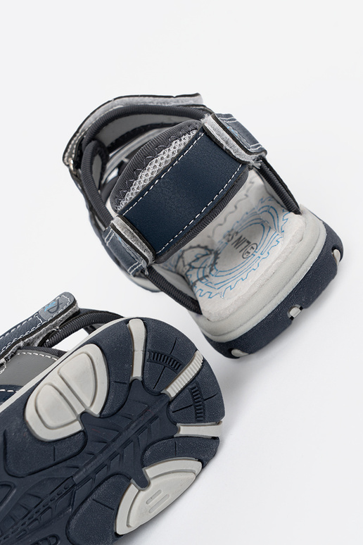 Sandalias para niños de color azul...