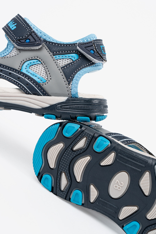 Sandalias para niños de color azul...