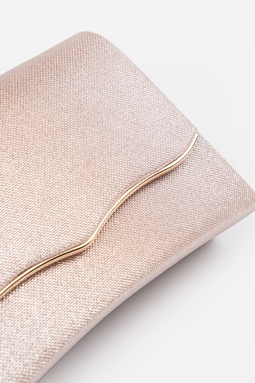 Bolso rosa con cadena