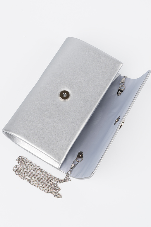 Bolso tipo sobre color plata