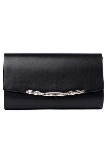 Bolso negro con cadena
