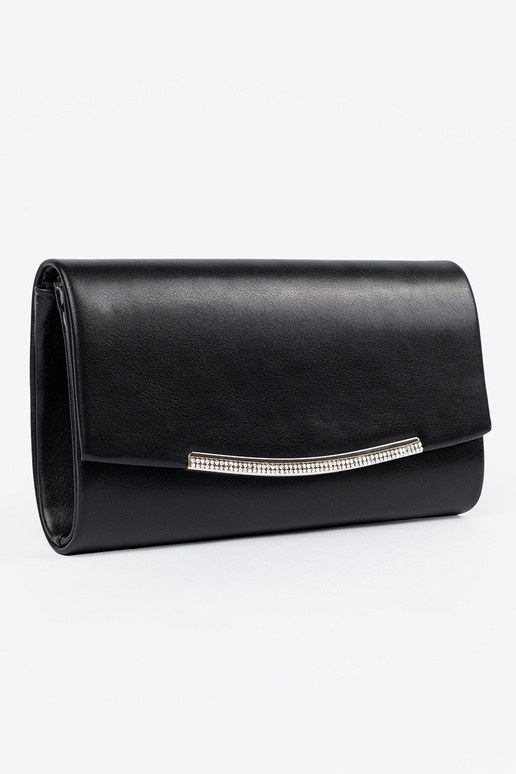 Bolso negro con cadena