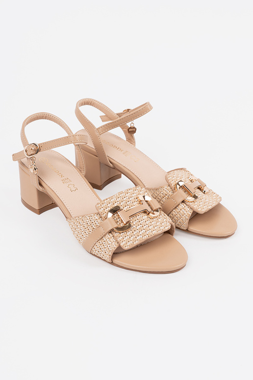 Sandalias color arena para mujer con...