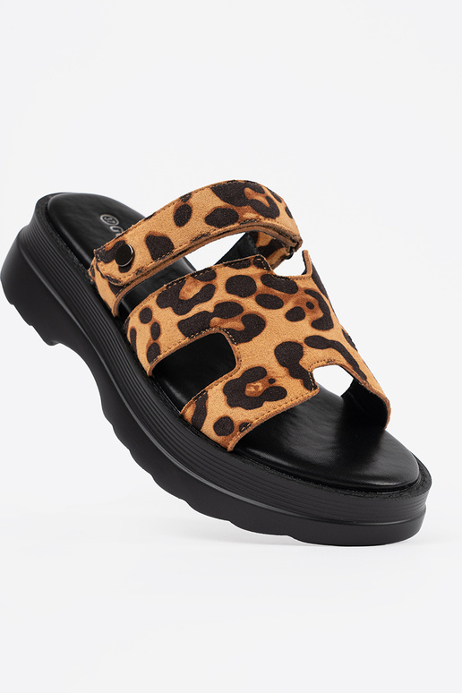 Chanclas con plataforma de leopardo...